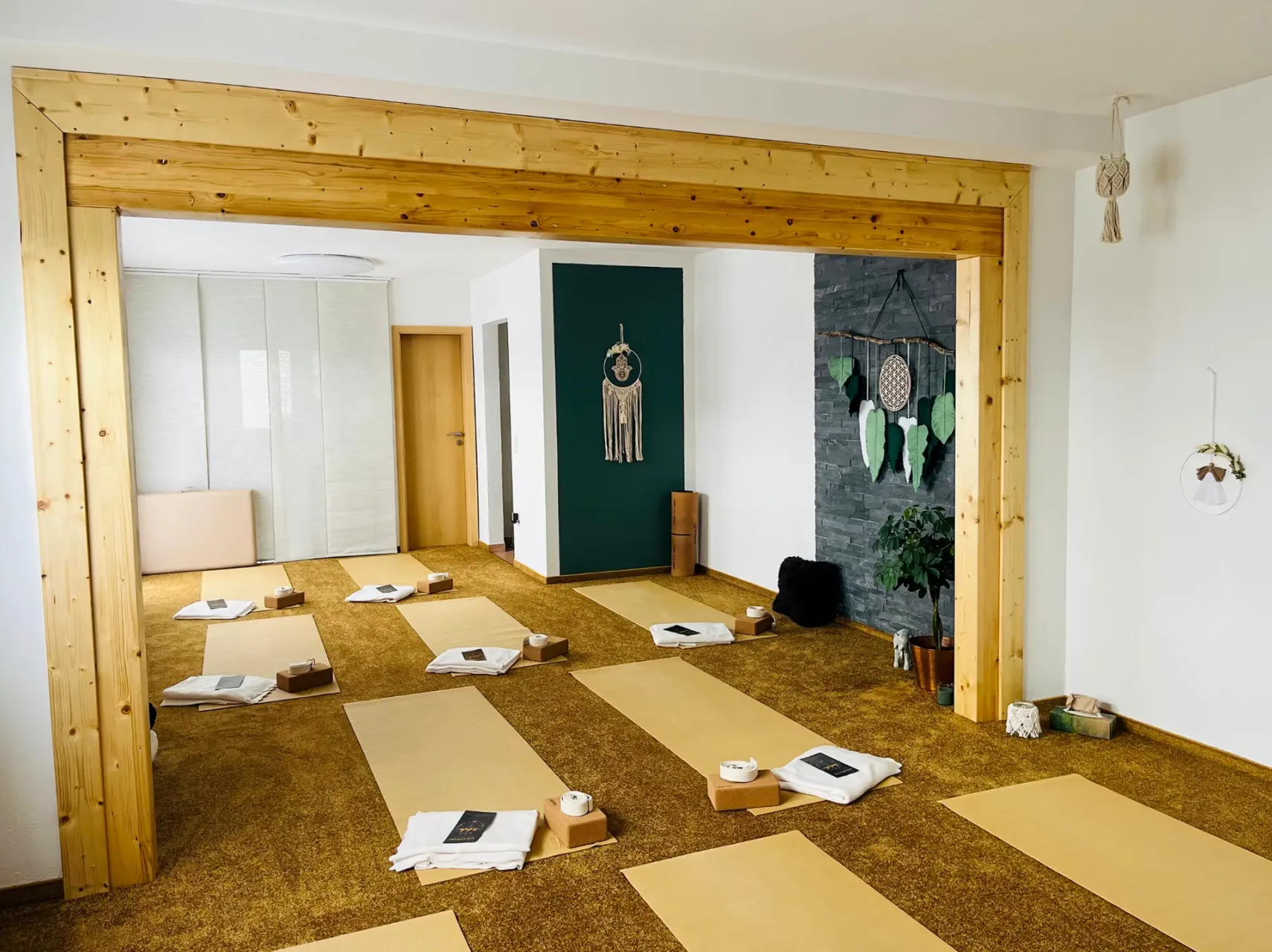 Santosha Yogastudio